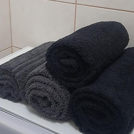 Flowers Apartament Apartment Pila Ngoại thất bức ảnh