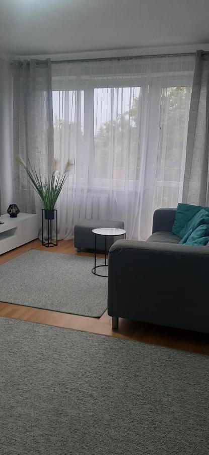 Flowers Apartament Apartment Pila Ngoại thất bức ảnh