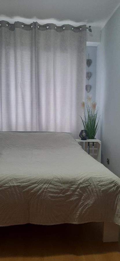 Flowers Apartament Apartment Pila Ngoại thất bức ảnh