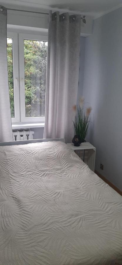 Flowers Apartament Apartment Pila Ngoại thất bức ảnh